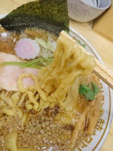 縮れ麺