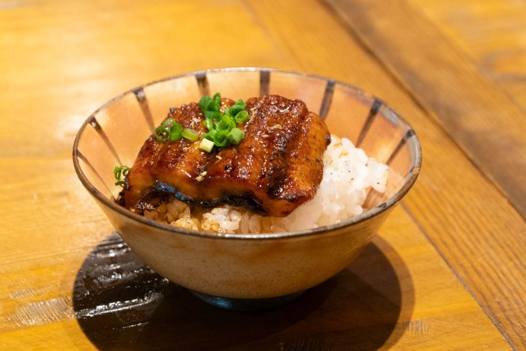 写真(燻製鰻丼)